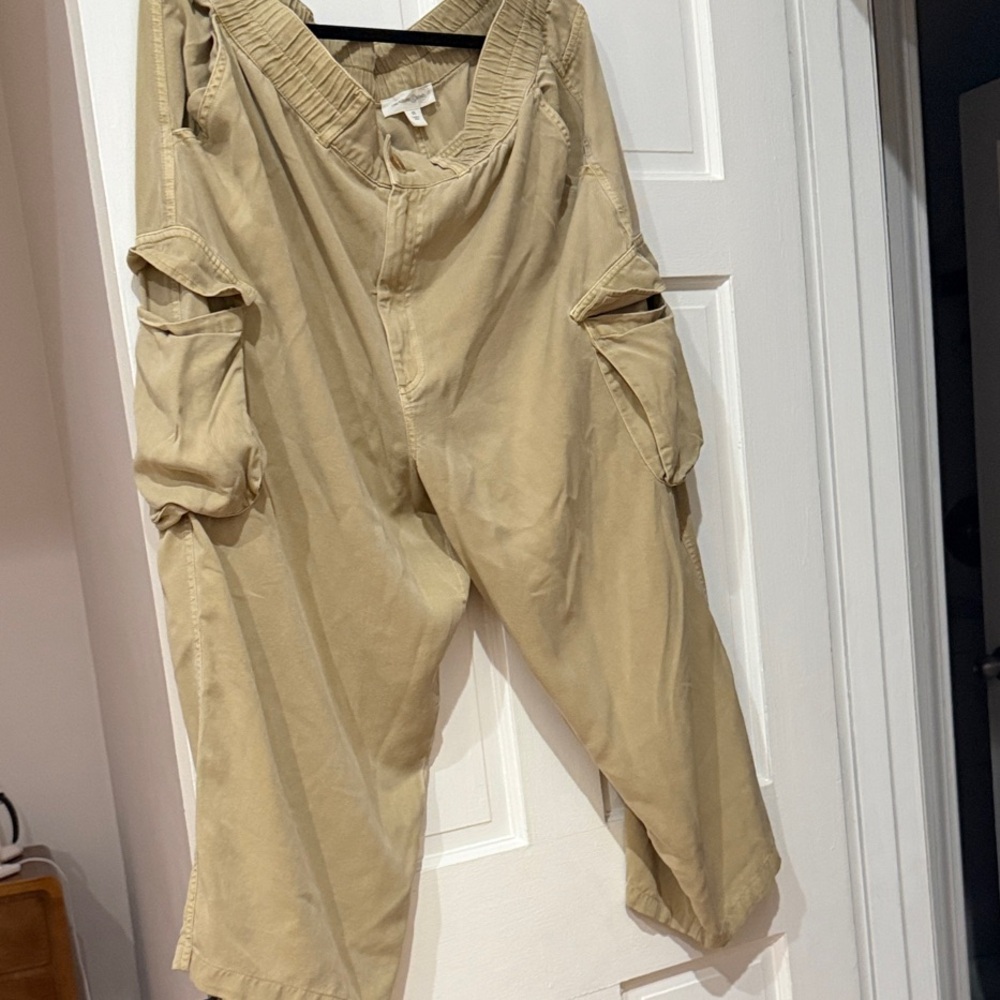 Petite Treasure & Bond Khaki Elastic-Waist Button Cargo Pants